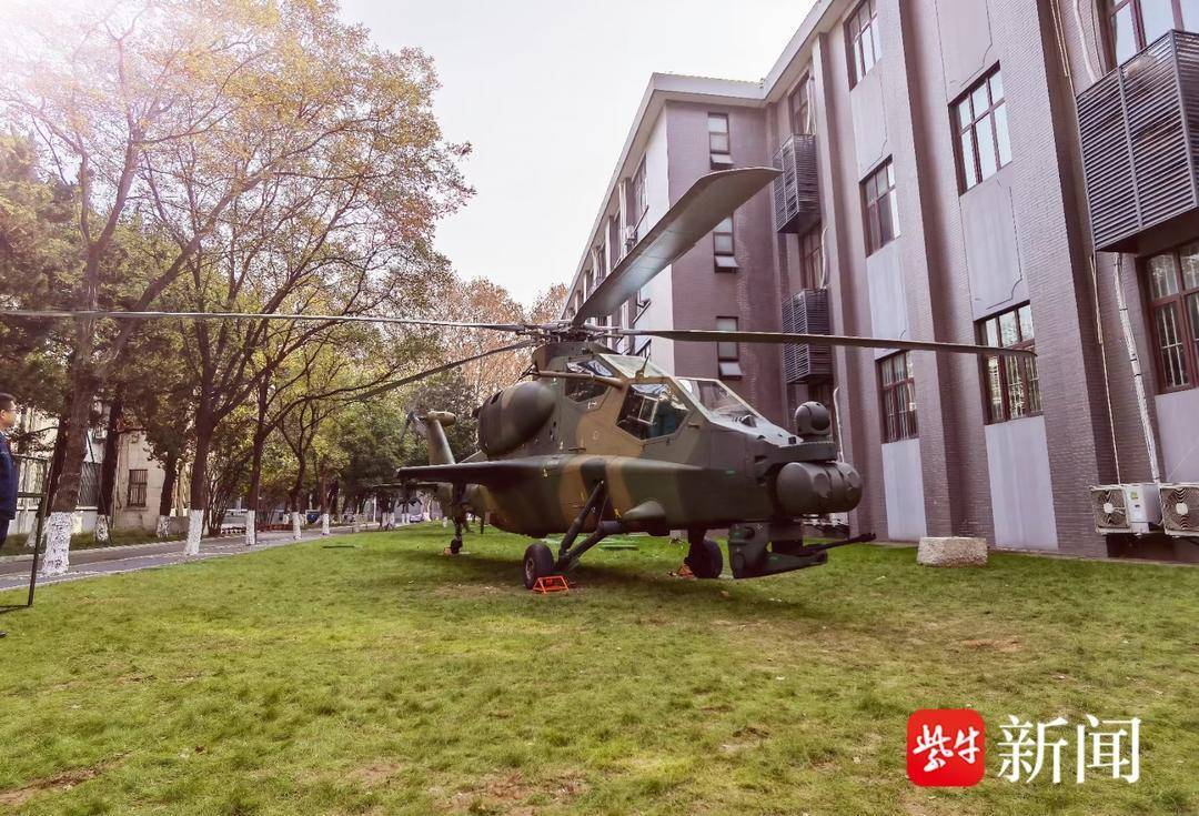 均为“南航造”直10直升机南航校园里也有一架不朽情缘平台登录网页空中护旗梯队所有机型总师(图2)