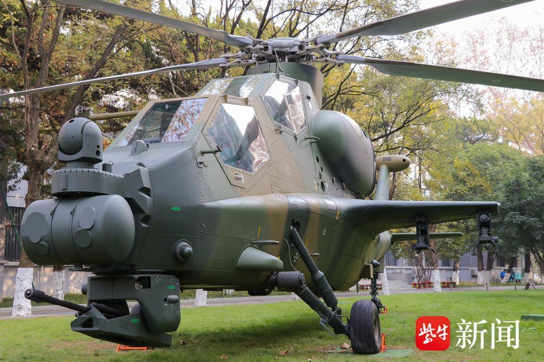 均为“南航造”直10直升机南航校园里也有一架不朽情缘平台登录网页空中护旗梯队所有机型总师(图3)